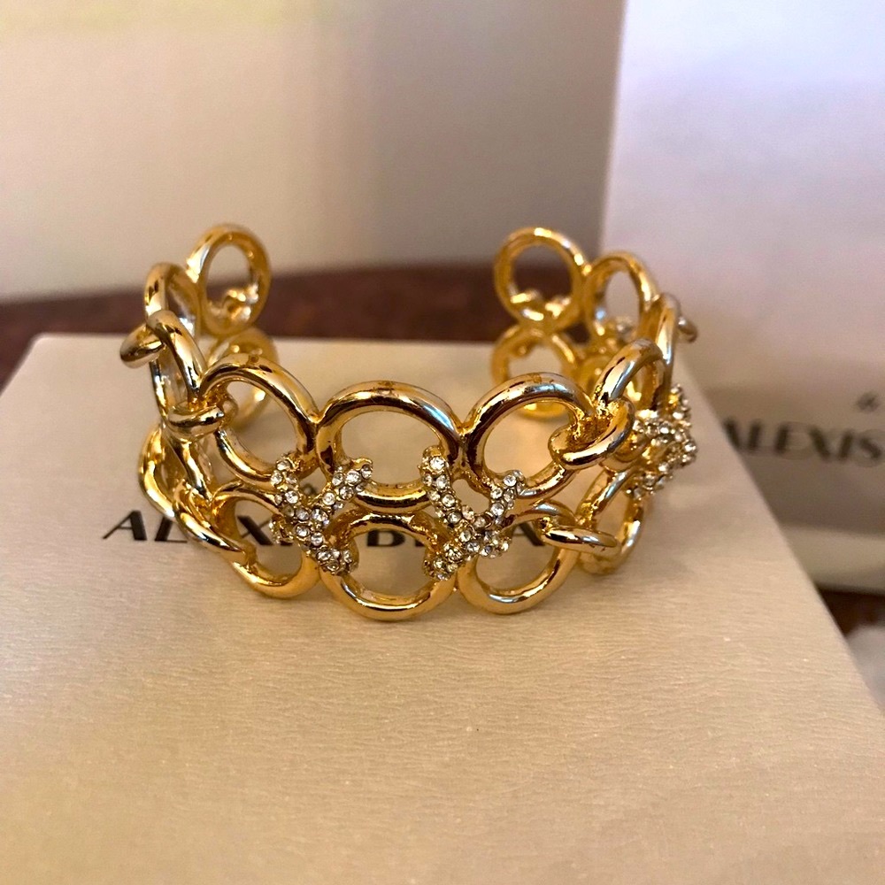 Alert 🚨 Alexis Bittar heavy bracelet
